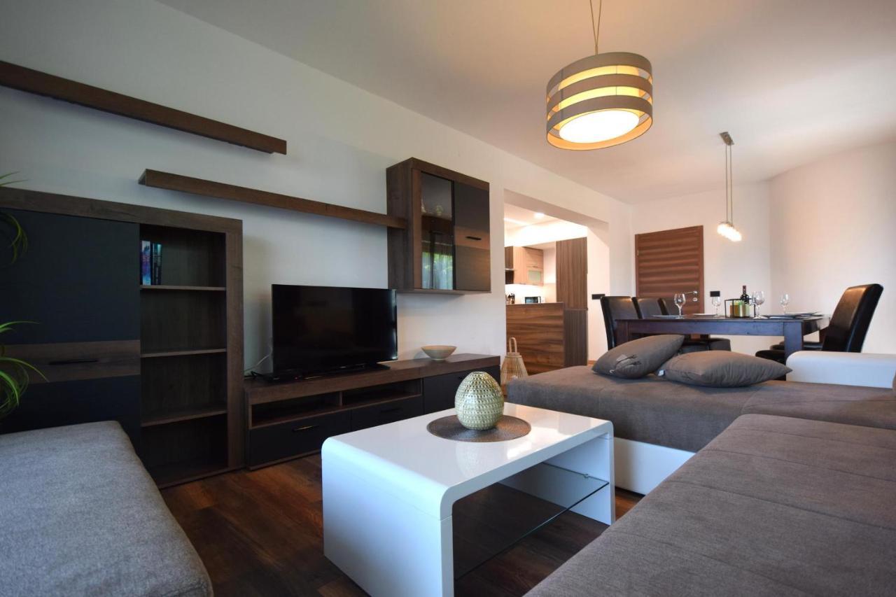 Apartments Antonija มาลินสกา ภายนอก รูปภาพ