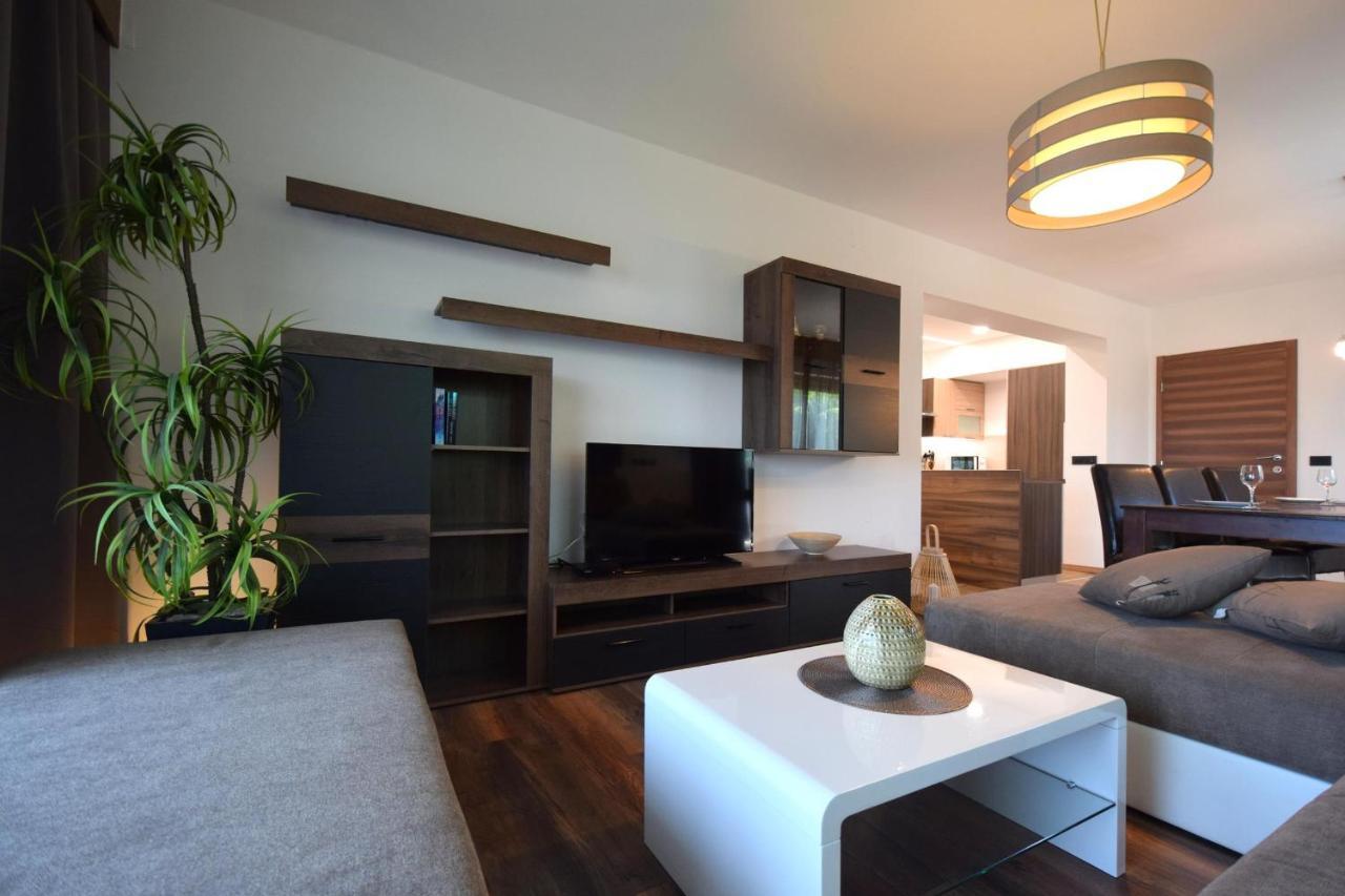Apartments Antonija มาลินสกา ภายนอก รูปภาพ