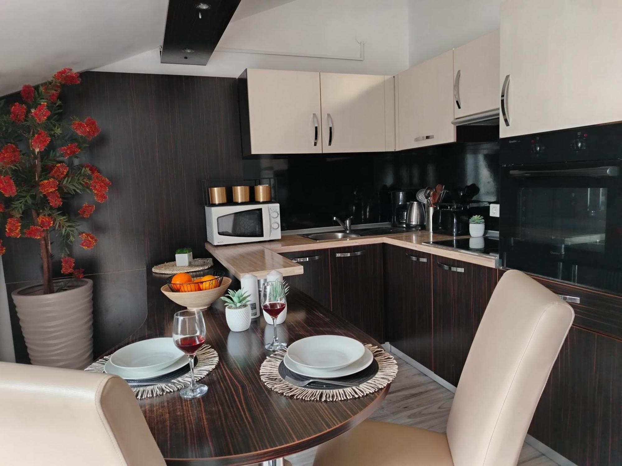 Apartments Antonija มาลินสกา ภายนอก รูปภาพ